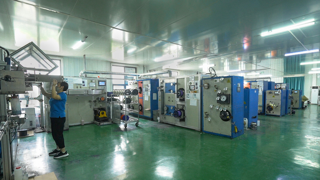 Shandong Yibo Optronics Technology Co., Ltd. fabrikant productielijn